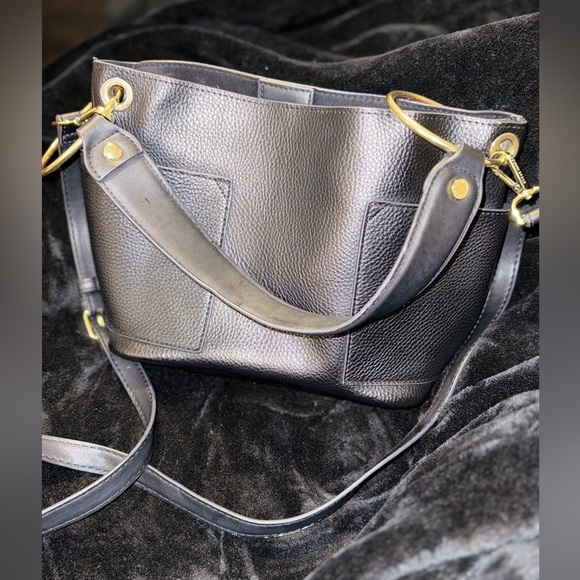 Steve Madden Black and Gold Shoulder Bag with Versatile Strap - Picture 1 of 13